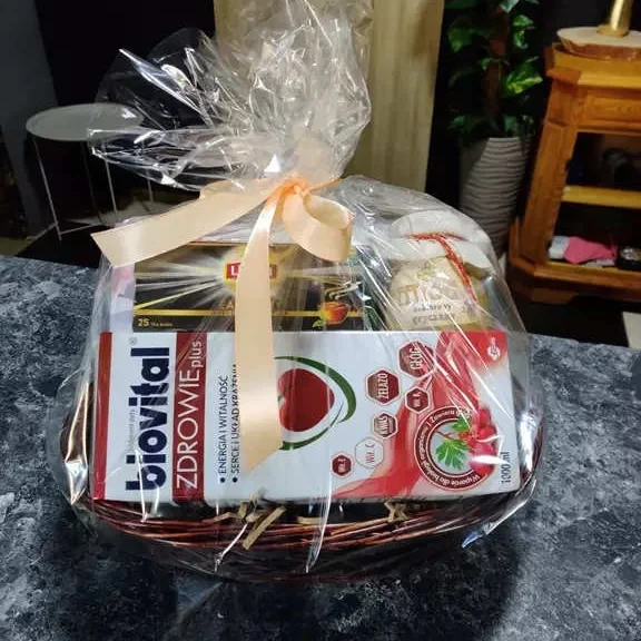 Kosz prezentowy dla babci
